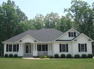 127 Driftwood Dr, Shady Spring, WV 25918