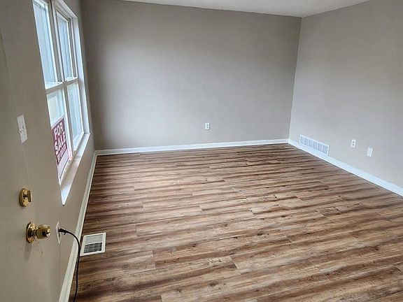 4th image of 2339 Henrianne Ct