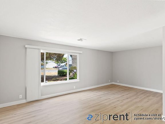 4th image of 32259 Mercury Way