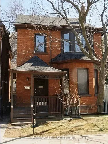 137 Queen St S Photo 1