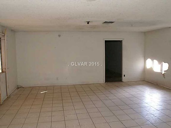 4th image of 3771 Geist Ave