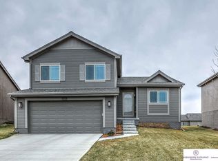 9132 Hanover St, Omaha, NE 68122