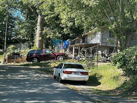 2nd image of 116 Cowan St