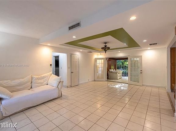 5th image of 15220 NE 10th Ct