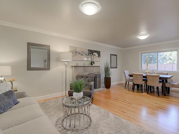 3rd image of 3870 Eastwood Cir