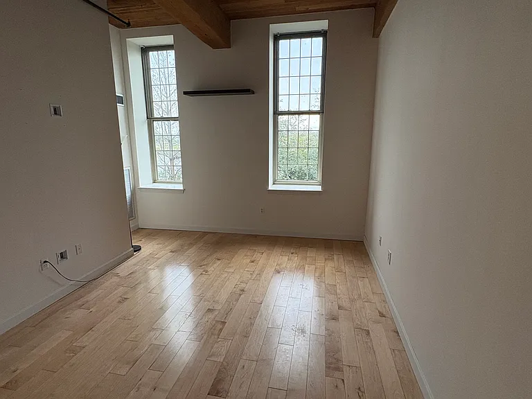 52 Lawrence Dr #314 — Photo 25