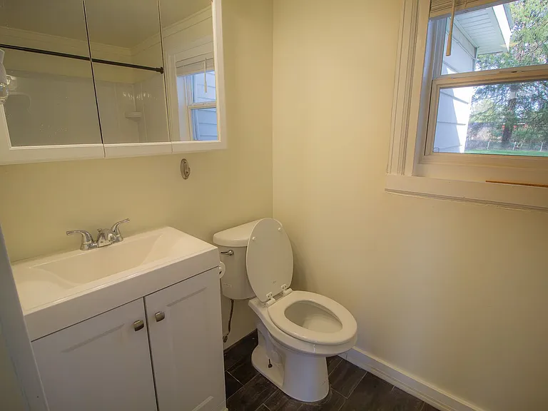 934 Mohegan Rd — Photo 8