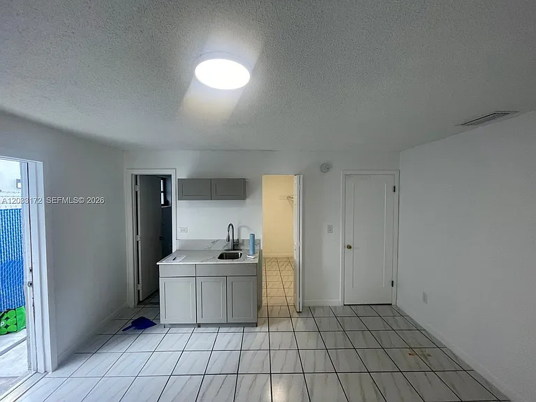 1717 NW 16th St #B — Photo 1