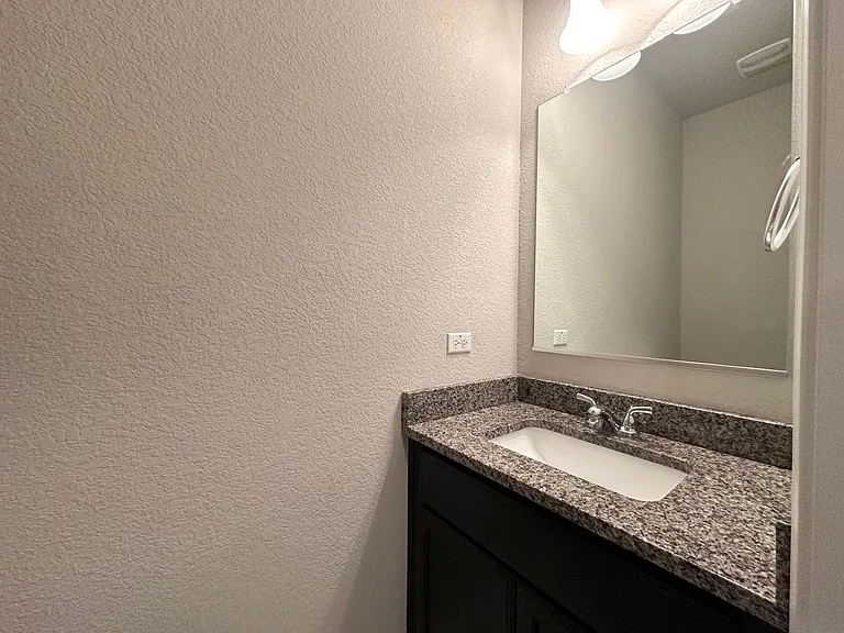3424 Addison St — Photo 30