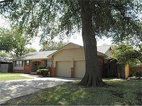 2nd image of 2914 Kent Dr