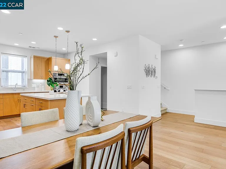 3634 Jubilee Cmn — Photo 12
