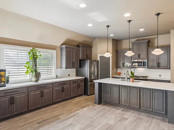 9202 TIGERCLAW ST, San Antonio, TX 78254