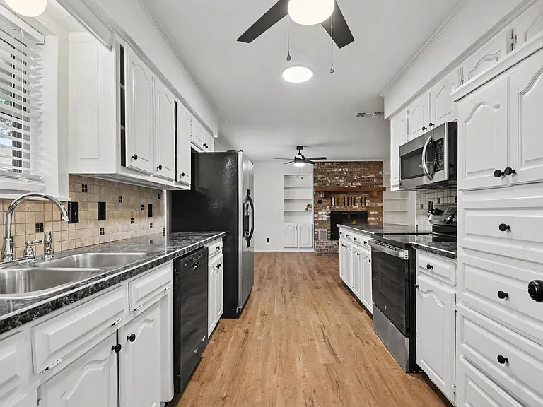 3407 Tipps Dr — Photo 12
