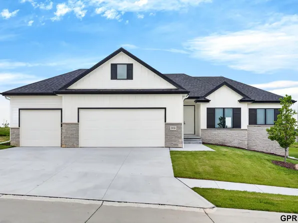 20126 U St, Omaha, NE 68135