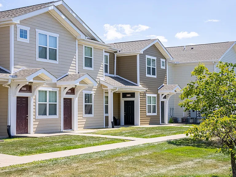 Springs at Bettendorf Apartments — Photo 9