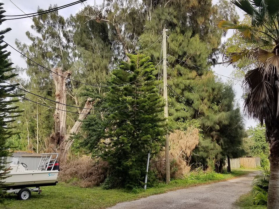 1st image of 1115 Monaco Dr NE