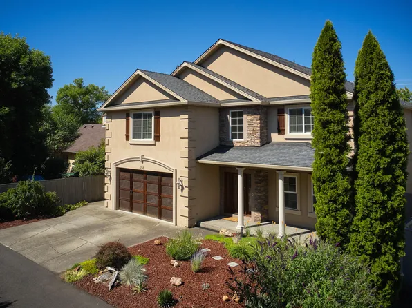 238 Fieldbrook Ct, Medford, OR 97504