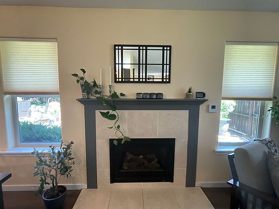 5th image of 751 Meadowlark Ln