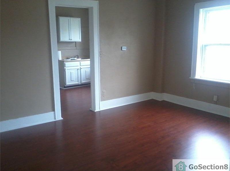 2nd image of 641 Thurston Rd