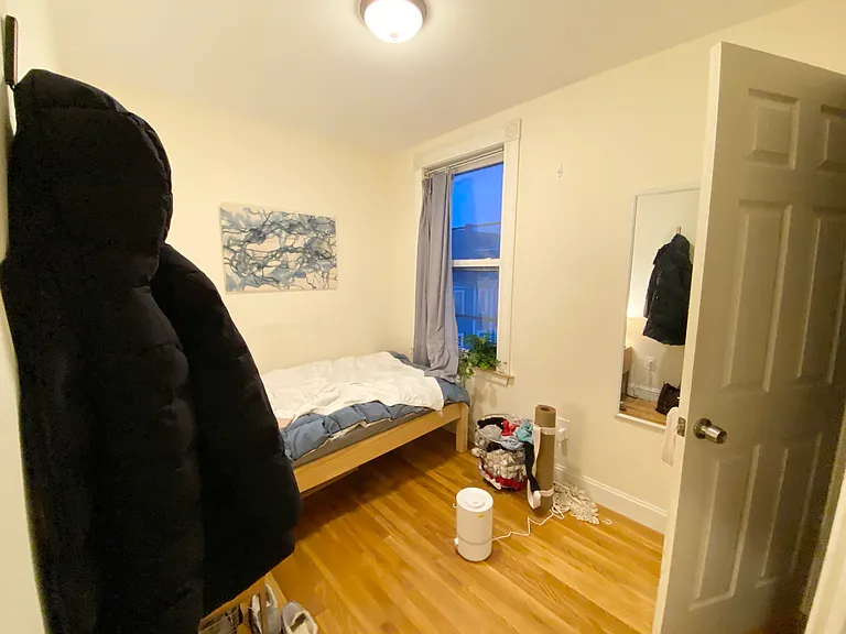 5 Oswald St #3L — Photo 10