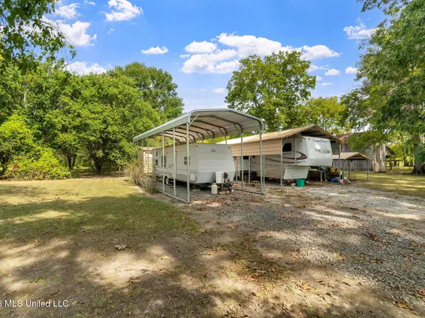 6085 Dump Lake Rd, Satartia, MS 39162