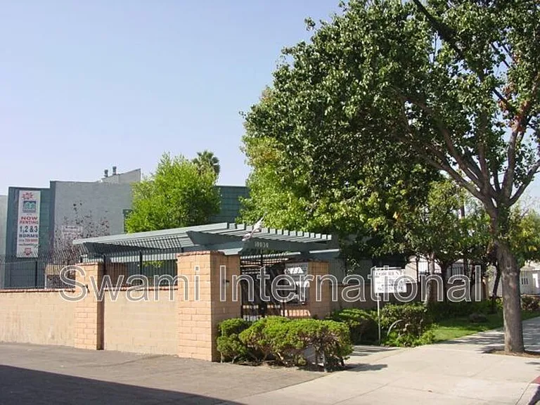 10030 Rosecrans Ave #14 — Photo 11