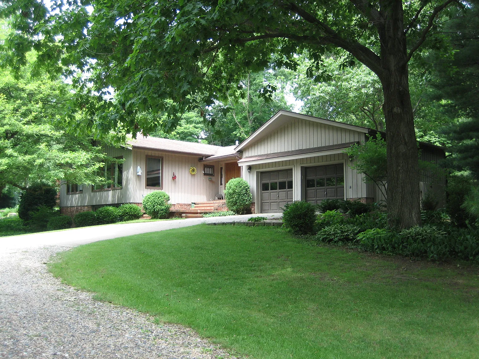 1309 Sunny Acres Rd photo 1
