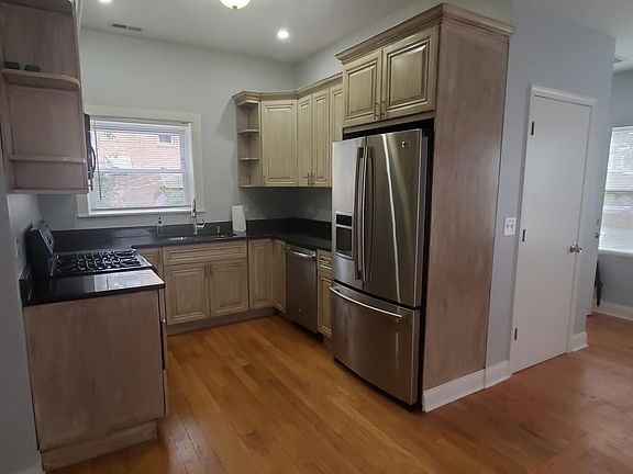4th image of 5517 N Central Ave #1