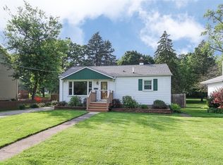 130 Dole Ave, Crystal Lake, IL 60014