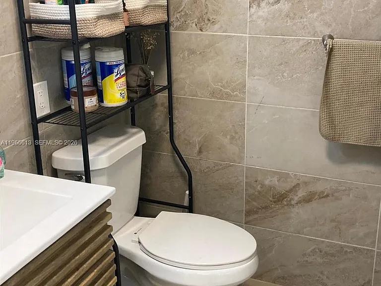 462 Golden Isles Dr #206 — Photo 17