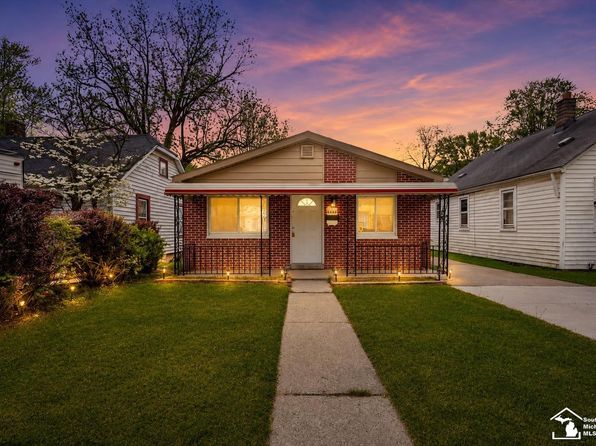 5885 Sylvia St