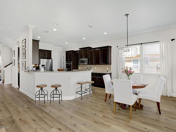 5th image of 65 Willow Park Way