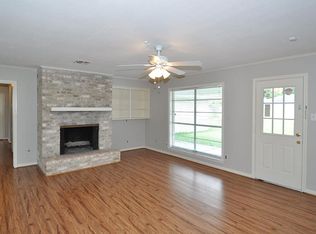 851 Longview Dr, Sugar Land, TX 77478