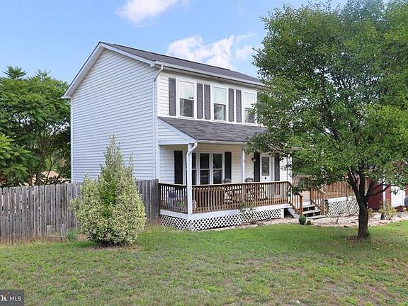 2nd image of 109 Parkwood Cir