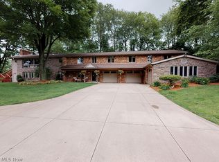 1577-1579 Smith Kramer St NE, Hartville, OH 44632