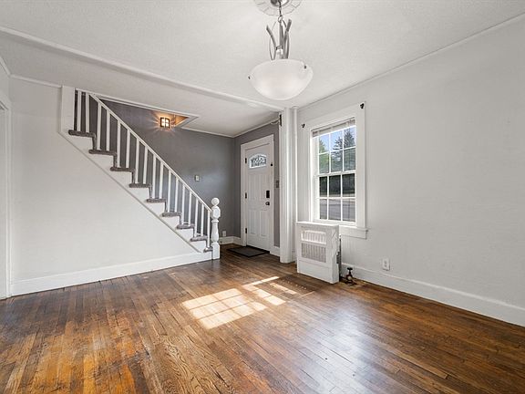 3rd image of 8 Pulaski St