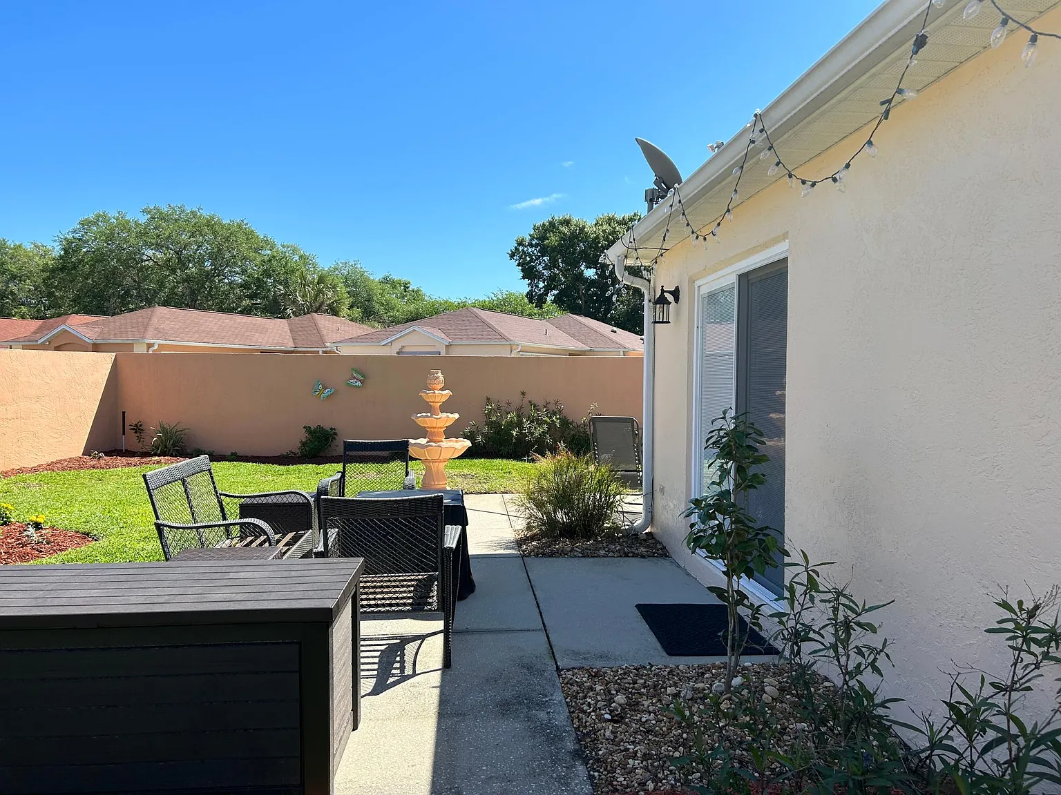 1201 Flores Ave — Photo 3