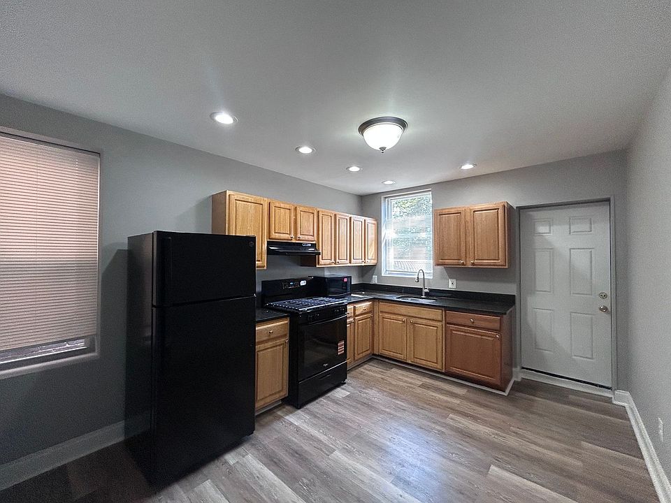 1st image of 305 N Calhoun St