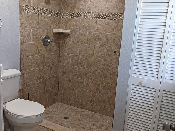 5th image of 4895 Cocoanut Dr