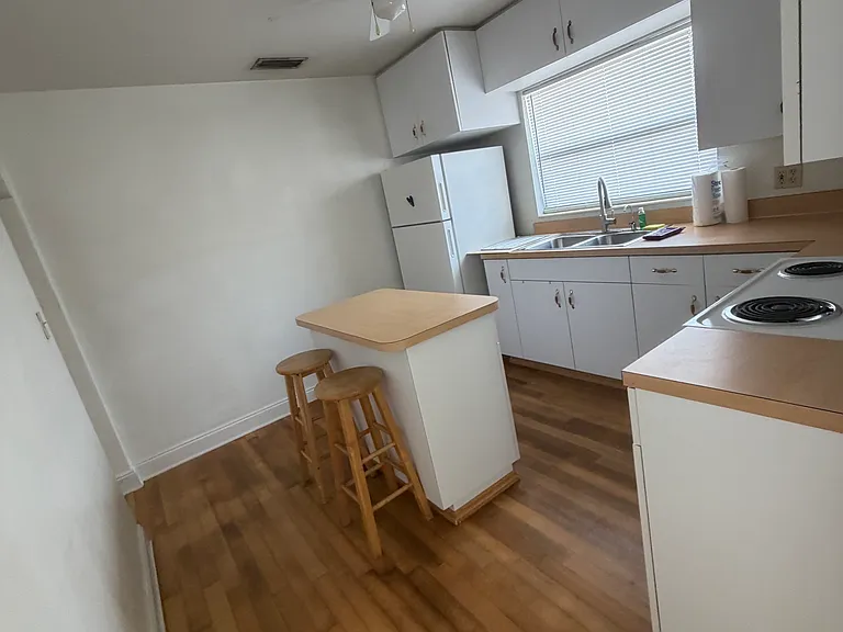 2314 W Gray St — Photo 12