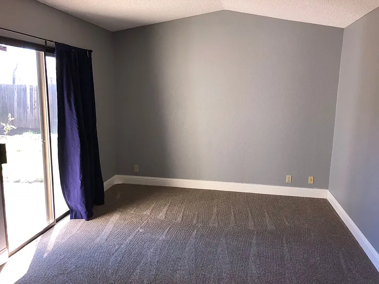 1409 Elm St — Photo 13