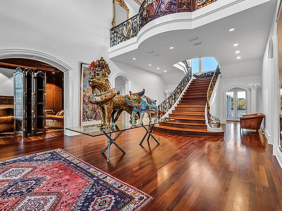 5th image of 8106 Chalk Knoll Dr