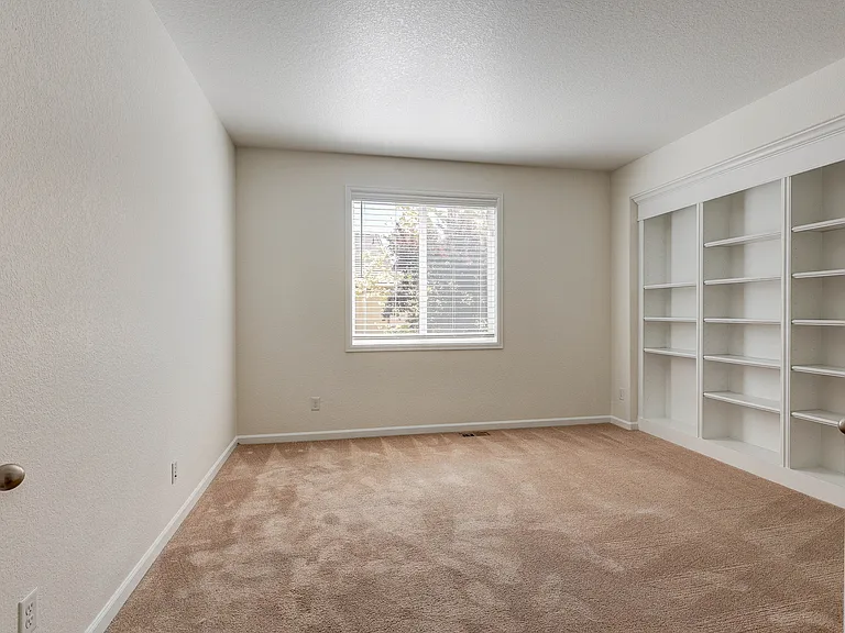 10732 Hillsboro Cir — Photo 23
