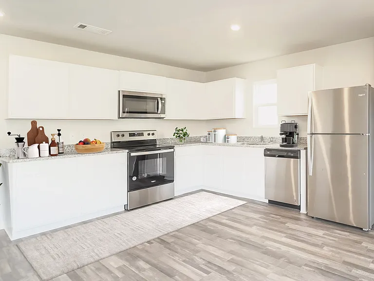 639 Farmstead Trl — Photo 4