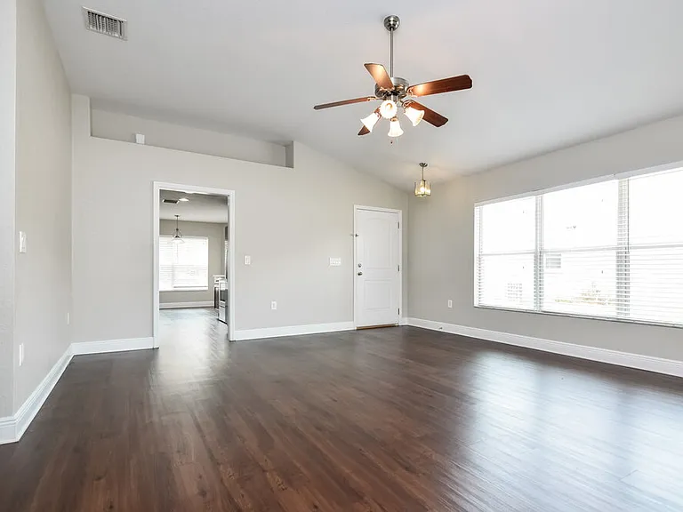 10755 Standing Stone Dr — Photo 3