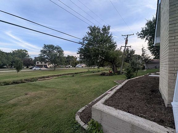5th image of 265 Terry Ln