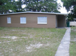 932 Edgewater Cir, Eustis, FL 32726