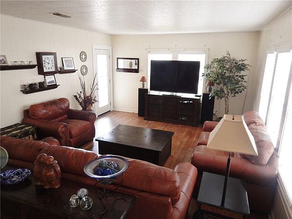 3rd image of 301 County Road 310
