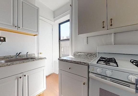 3rd image of 1427 York Ave APT 5F