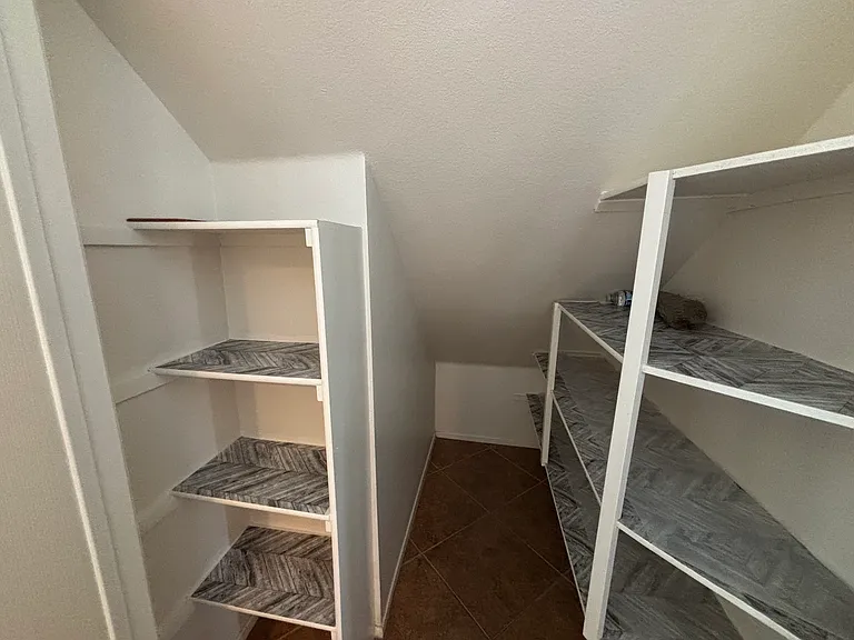 8623 Bridgeport Ave — Photo 32